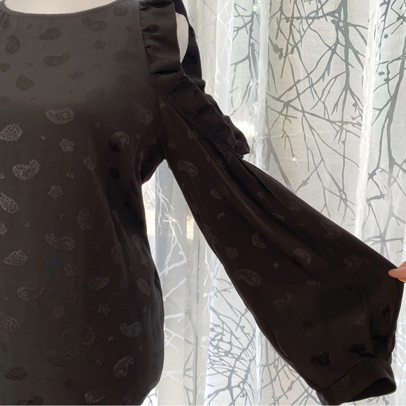 MAJE LOYD BLACK PAISLEY PRINT RUFFLE COLD SHOULDER LONG SLEEVE BLOUSE top - Picture 4 of 11